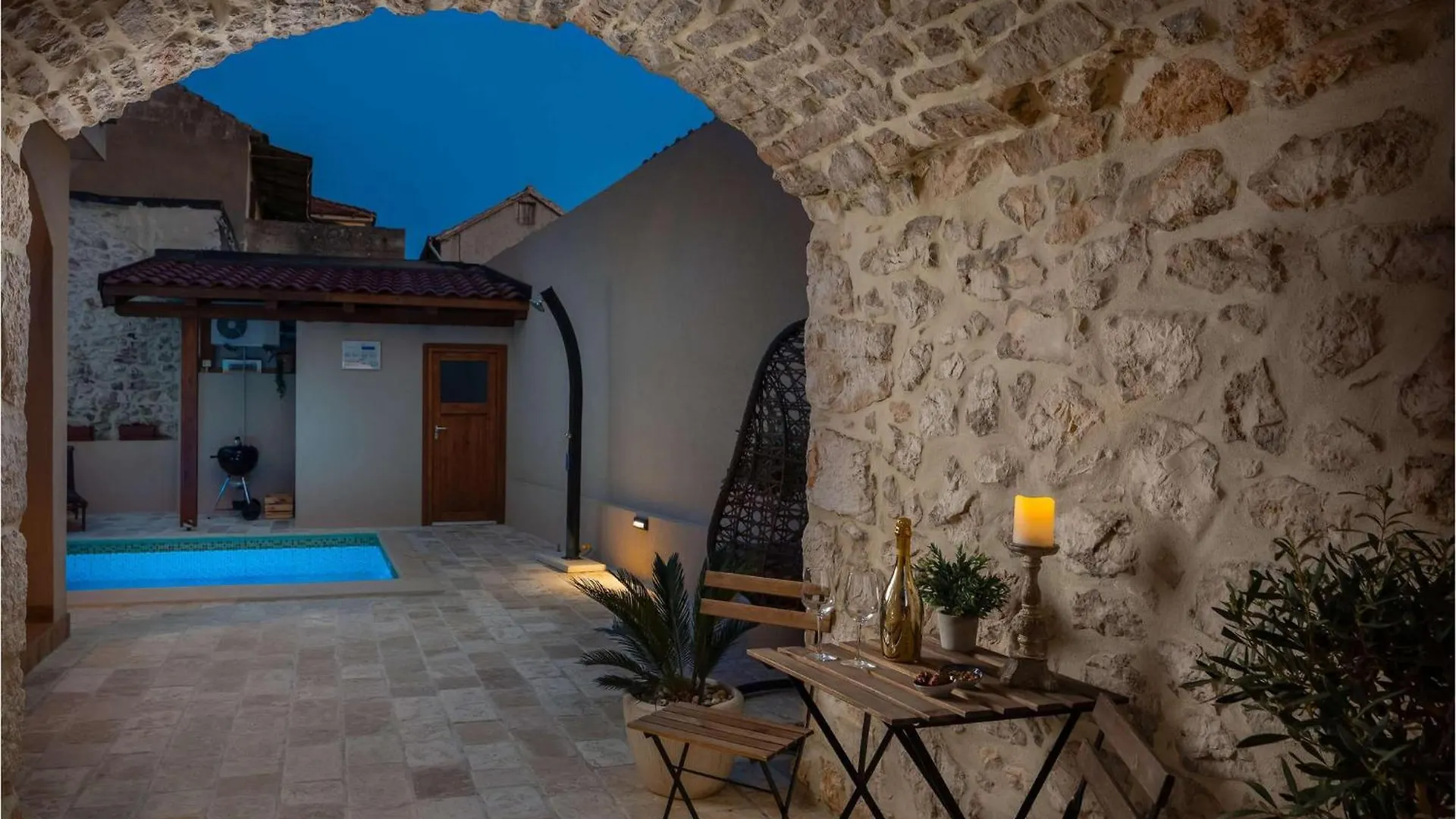 Villa Kameni Dvori Sveti Filip i Jakov Holiday home