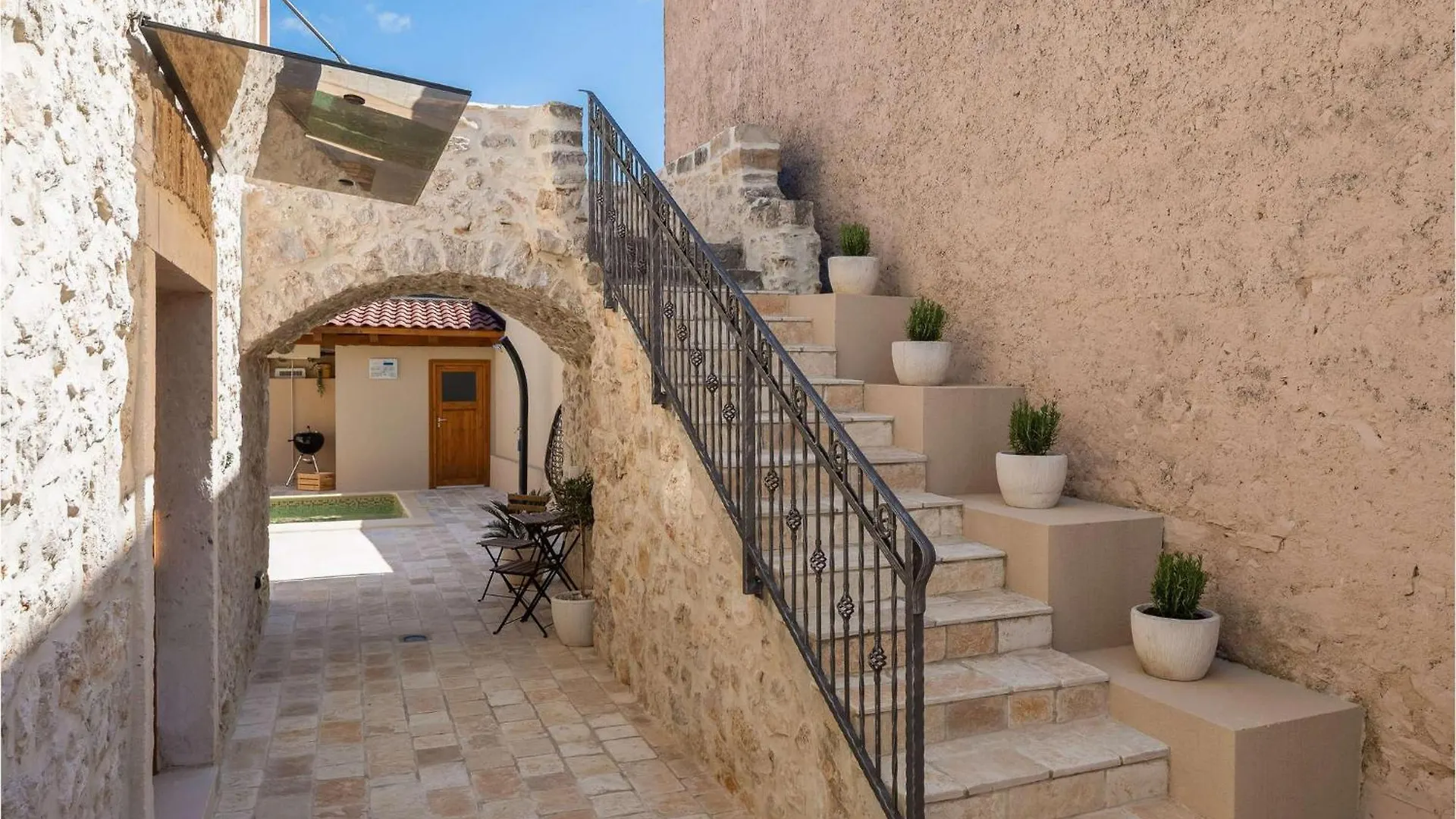 Holiday home Villa Kameni Dvori Sveti Filip i Jakov