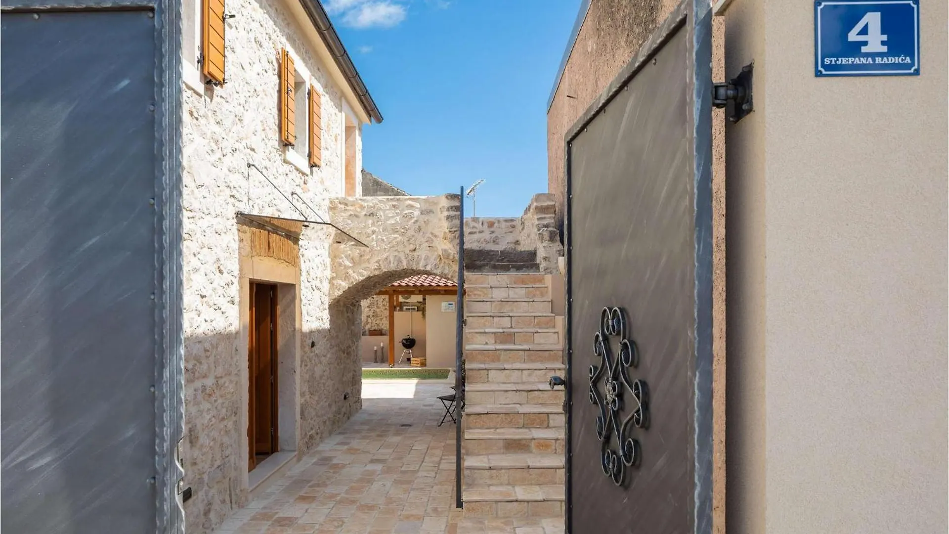 Holiday home Villa Kameni Dvori Sveti Filip i Jakov